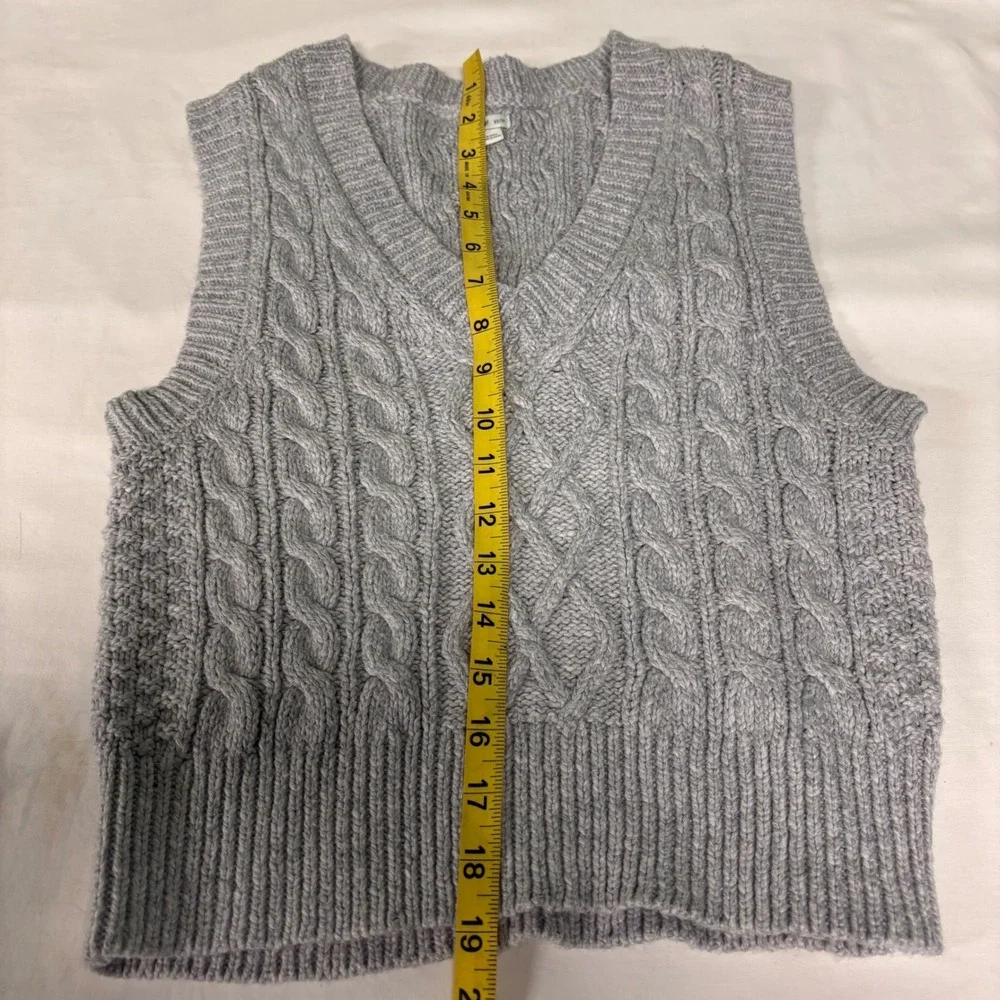 Aerie Gray Cable Knit Sweater Vest Cropped Sleeveless Pullover XS - Picture 6 of 6